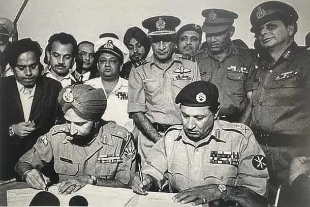 1971 India-Pakistan War: When a Pakistani General Broke Down Like a Child, Blamed Rawalpindi and Yahya Khan for the Surrender