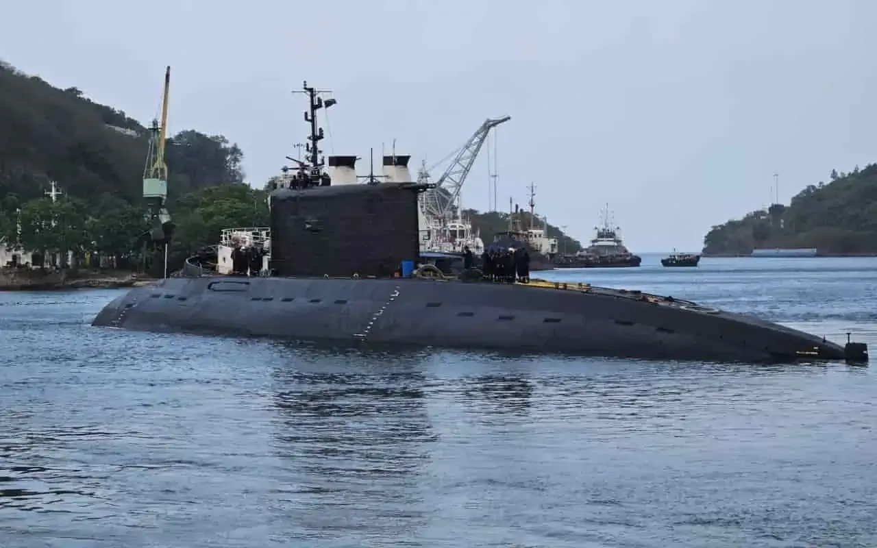 INS Sindhukirti: नौसेना में वापस लौटी'समंदर की शेरनी', सोवियत-युग की पनडुब्बी रीफिटिंग के बाद हुई और घातक, वापस लौटे सुनहरे दिन 1 INS Sindhukirti Returns to Navy After Refit, Soviet-Era Submarine Back in Action with Enhanced Lethality